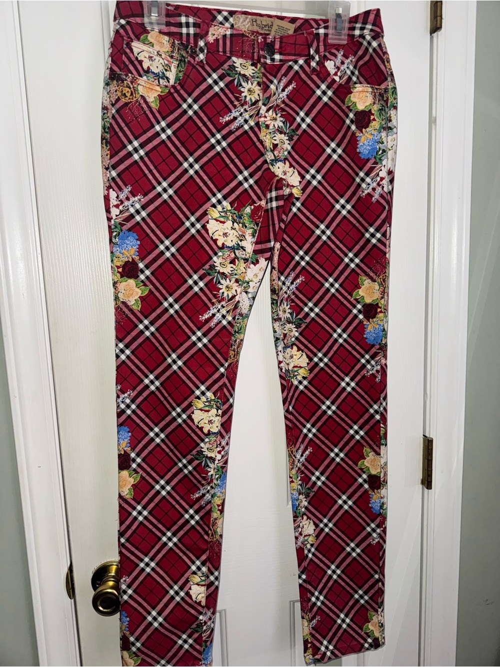 Hybrid & company Red Plaid Straight Leg Jeans with Floral Print